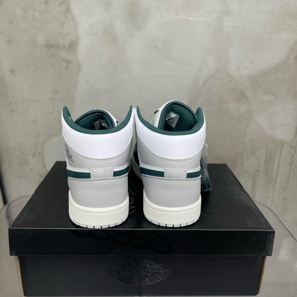 Air Jordan 1 Mid Shattered - Image 3