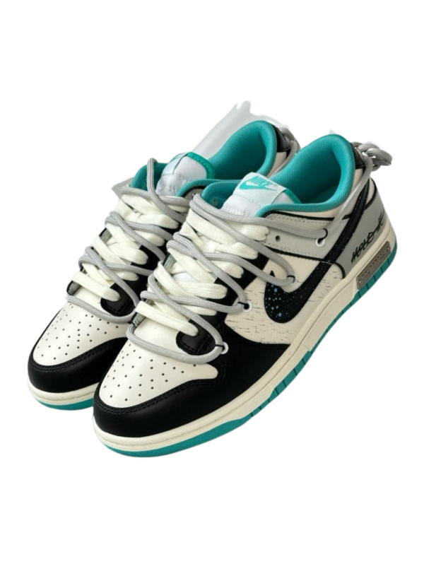 Nike SB Dunk Low
